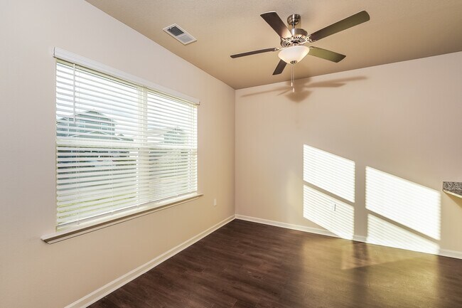 Building Photo - 6375 Rainbow Row