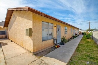 Building Photo - 2114 S Walnut Ave