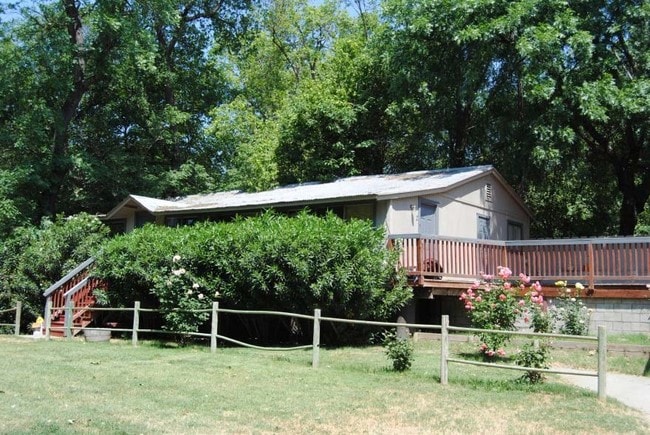 Building Photo - Tehama Vina Rd