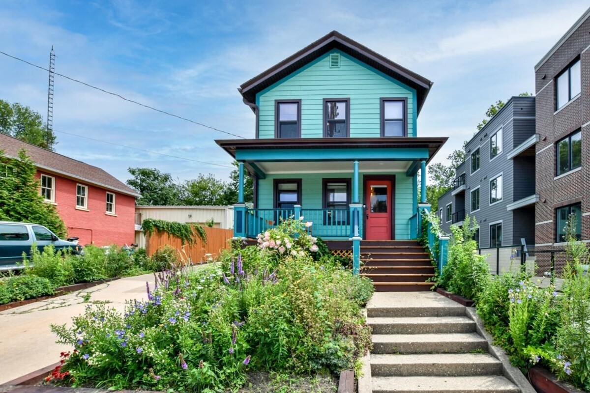 Foto principal - 825 Williamson St