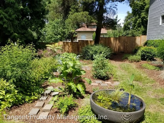Building Photo - 4 br, 2 bath House - 15571 SE Oatfield Road