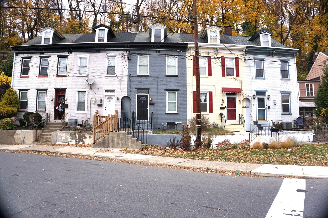 Foto principal - 8 N Delaware Dr