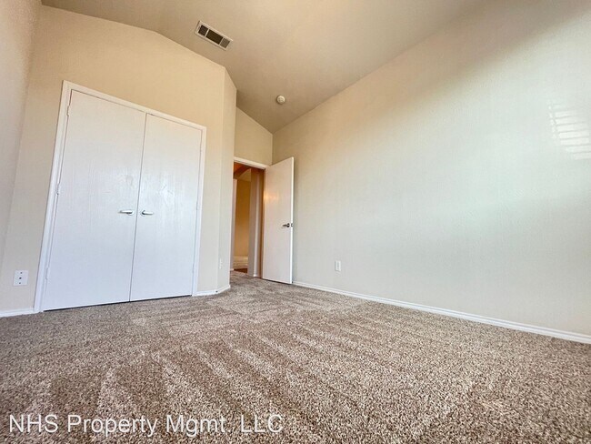 Building Photo - 3 br, 2 bath House - 7452 Maroon Drive