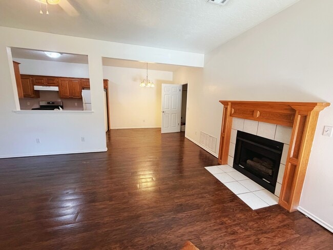 living room - 5320 W 7th Ave