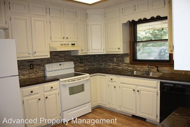 Building Photo - 3 br, 2 bath House - 2420 Vaughn Drive