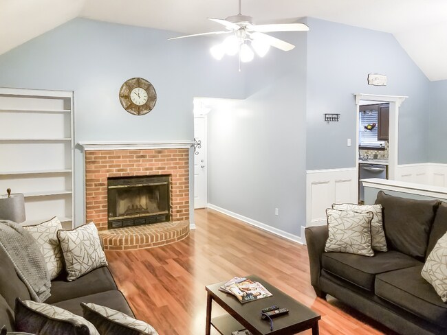 Living Room - 7533 Meadowland Dr