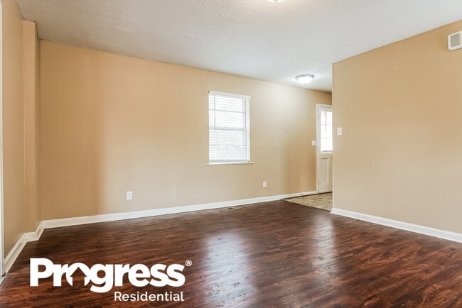 Building Photo - 3117 Parkwood Rd