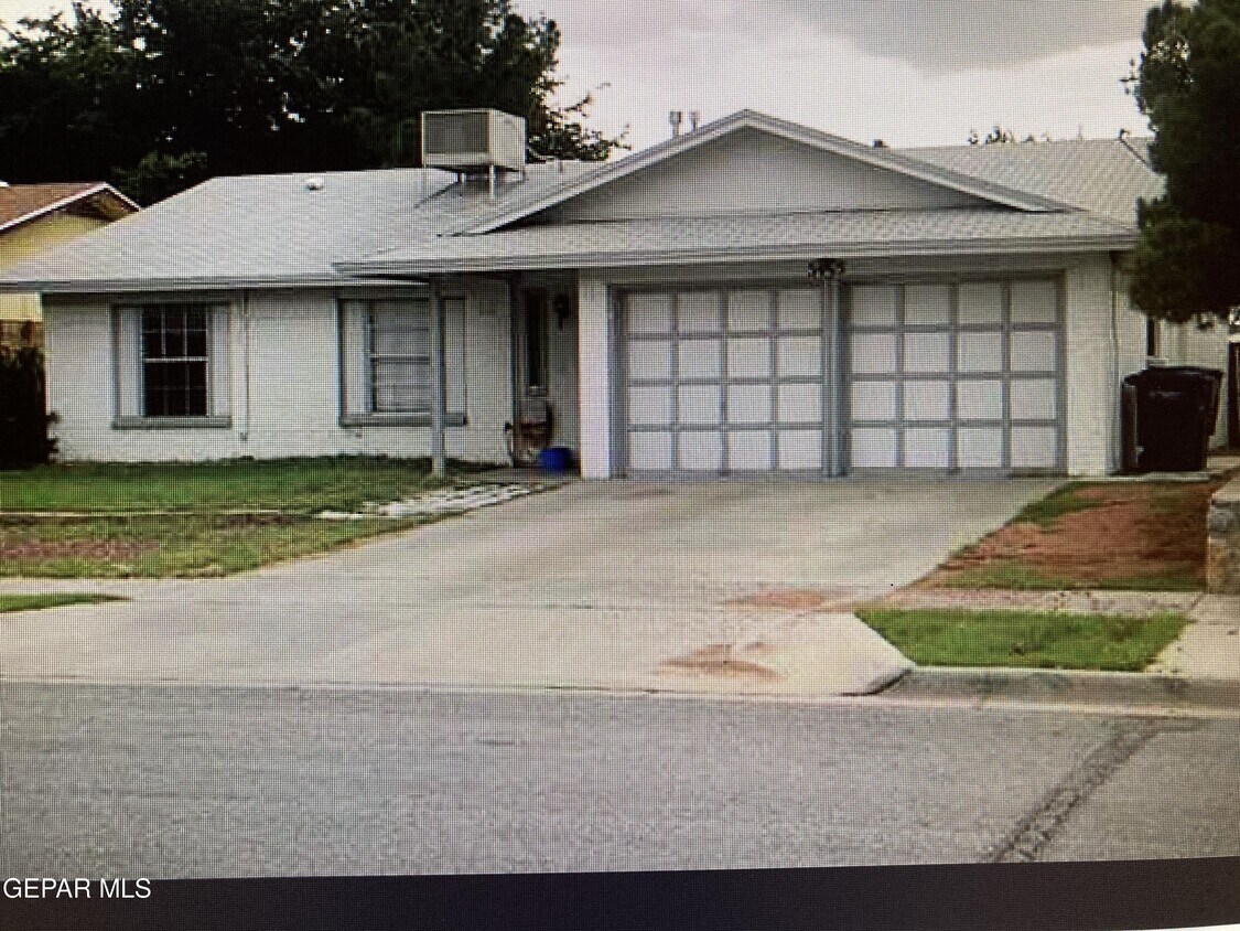Primary Photo - 3445 Slocum St