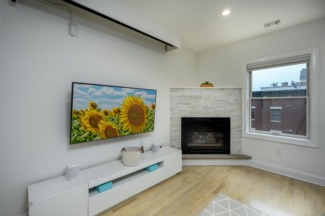 Primary Photo - 61-63 Sussex St