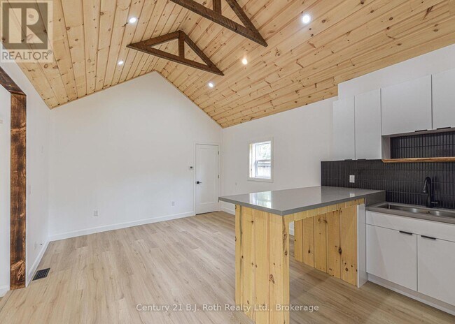 Photo du bâtiment - 274 Mississaga St W