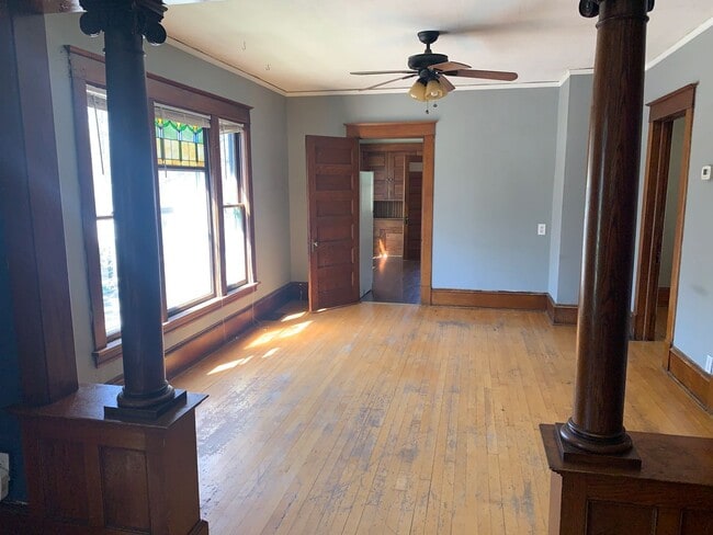 Foto del edificio - 1820 3rd Ave N