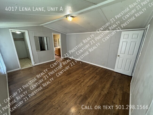 Foto del edificio - 4017 Lena Ln