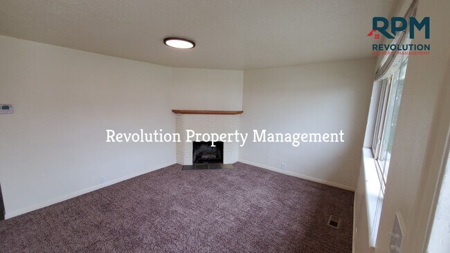 Building Photo - 607-607 E 350 N