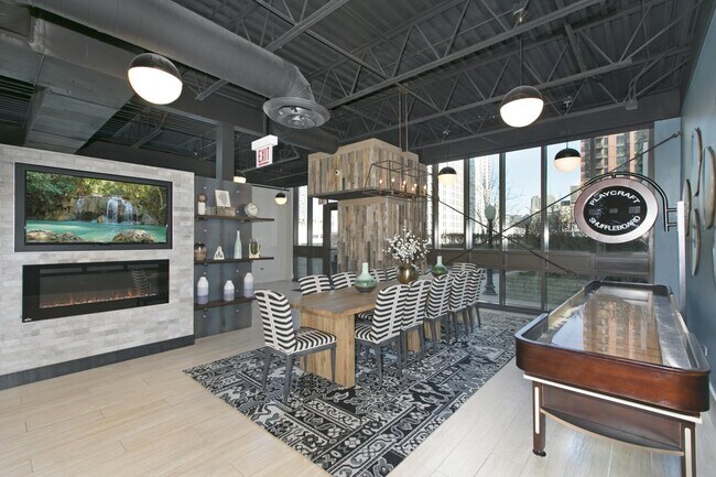 Building Photo - 650 W Wayman St
