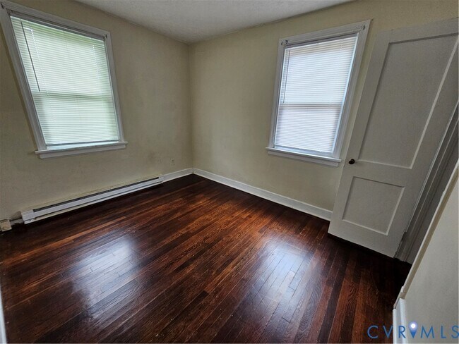 Foto del edificio - 2405 Granville Ave