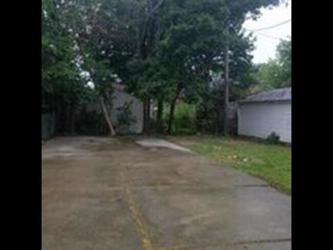 Foto del edificio - 16761 Oakfield Ave