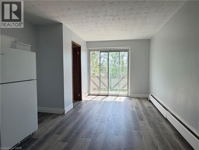 Building Photo - 443 Hazel St