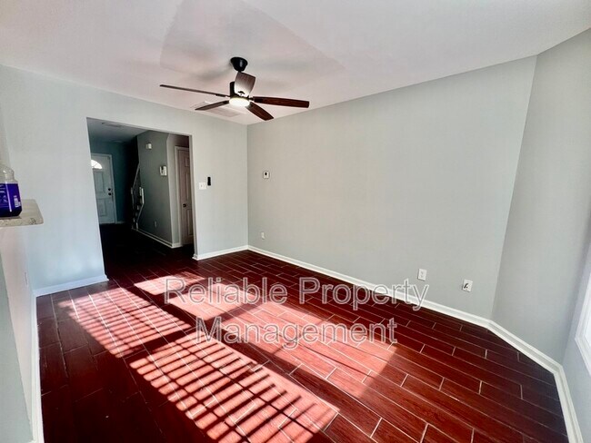 Building Photo - 158 Randolph Dr