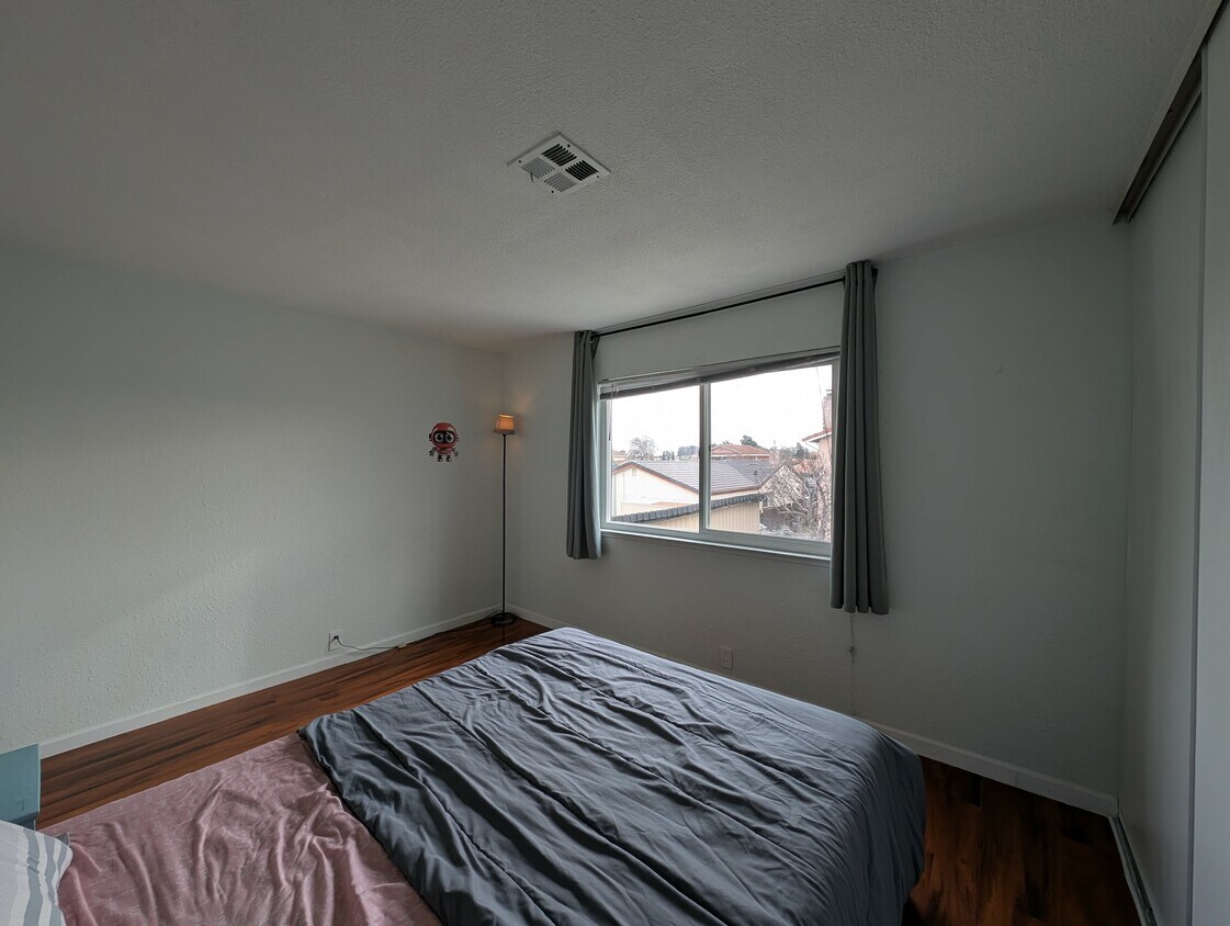 Building Photo - 2506 Cabrillo Dr