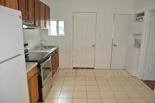 Foto del edificio - 1712 Lennox Ct