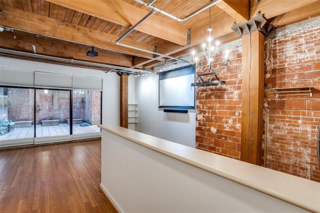 Building Photo - 509 Elm St