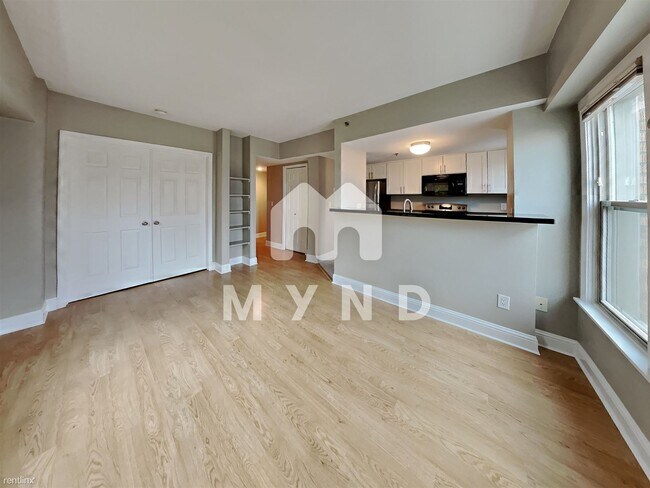 Building Photo - 1 br, 1 bath Condo - 505 E Denny Way UNIT ...