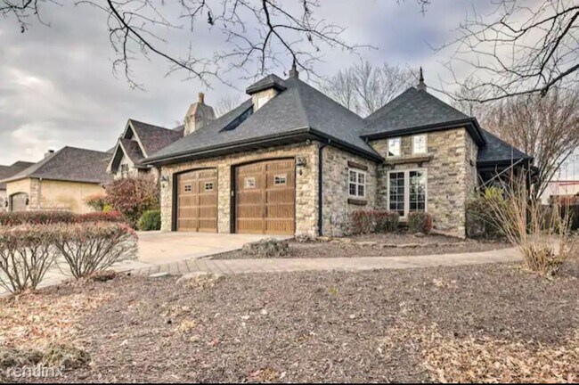 Building Photo - 3 br, 3 bath House - 2543 E Ottawa St