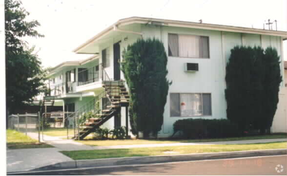 Building Photo - 212 E 1st Ave