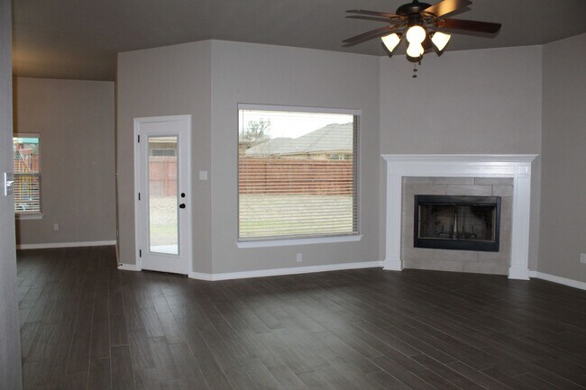 Building Photo - 4 BEDROOM IN BELTON ISD