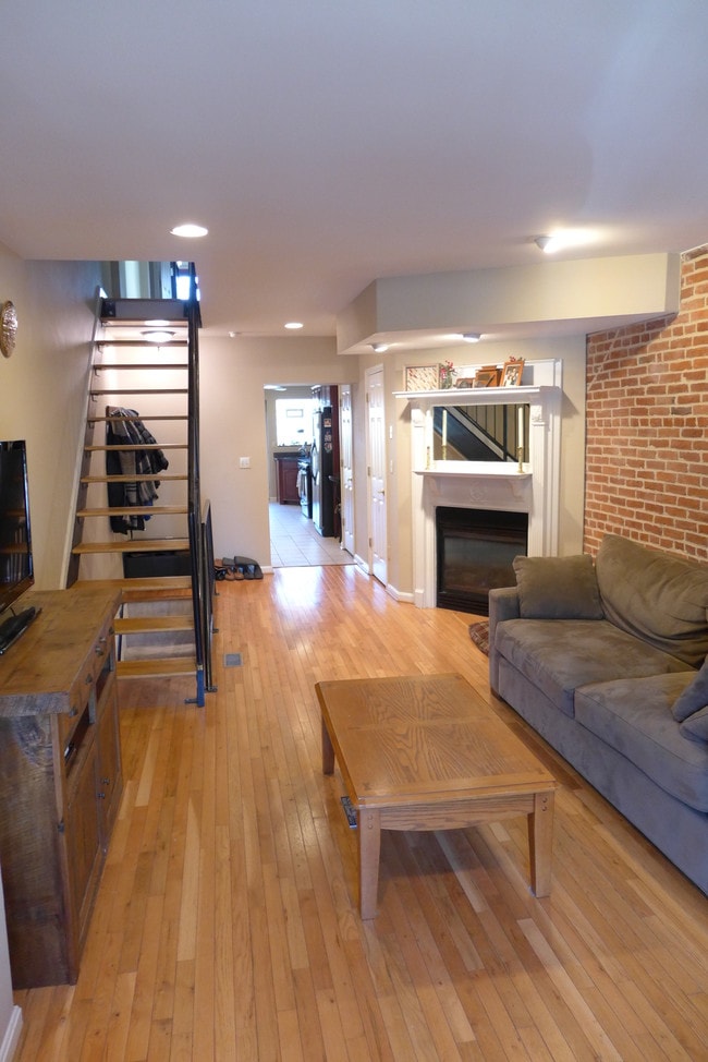 Building Photo - 512 S Montford Ave