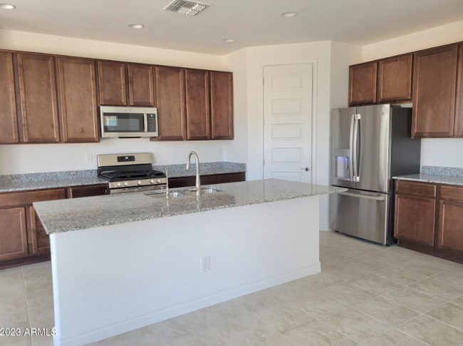 Foto del edificio - 10945 E Thunderbolt Ave