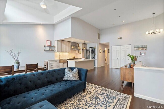 Foto del edificio - 241-43 Oak Park Dr