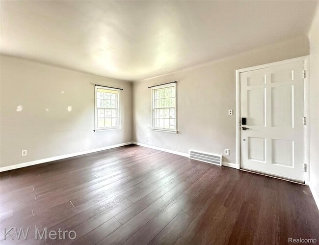 Building Photo - 1305 Collegewood St