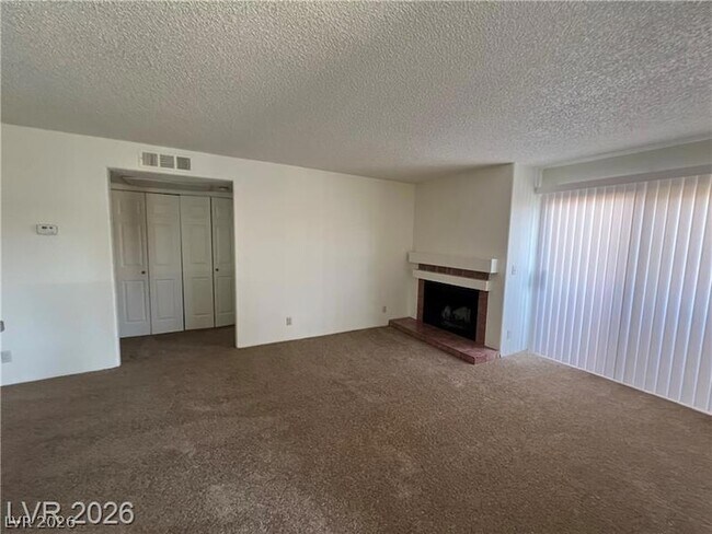 Foto del edificio - 2989 Juniper Hills Blvd