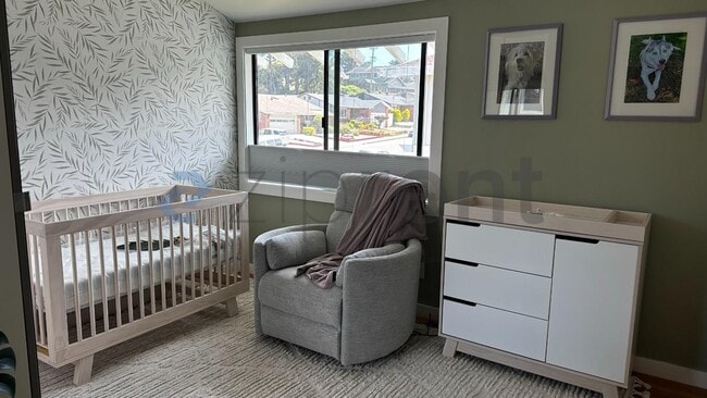 Building Photo - Unit