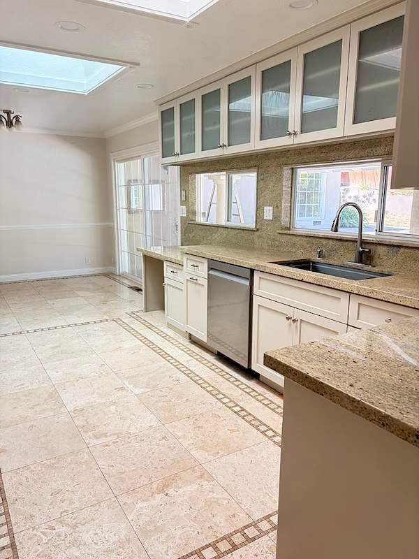 Foto del edificio - 6815 Hampton Dr
