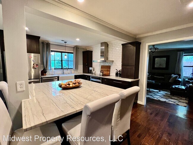Foto del edificio - 4 br, 2.5 bath House - 7925 Norwood St