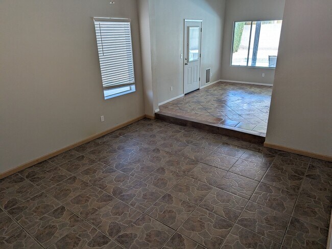 Foto del edificio - 6768 Shelter Ln