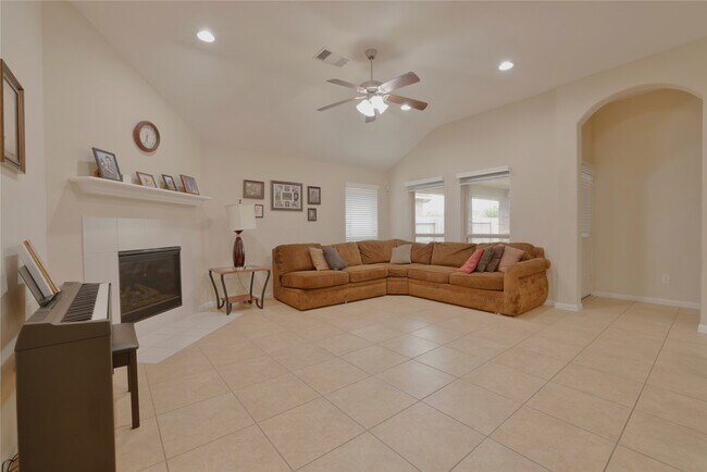 Foto del edificio - 17203 Fable Springs Ln