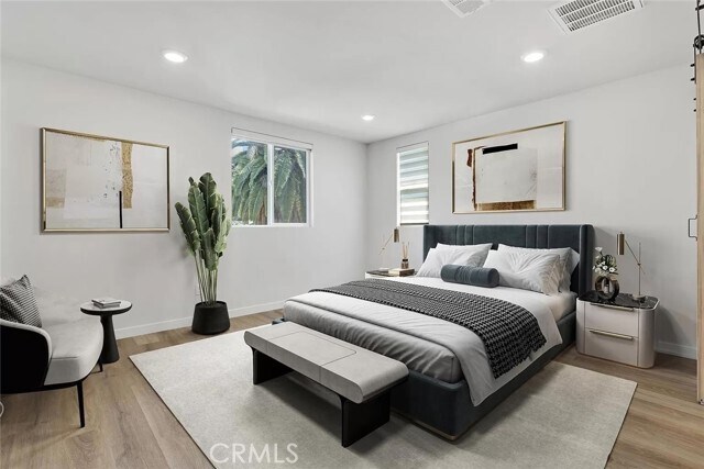 Foto del edificio - 14700 Sherman Way