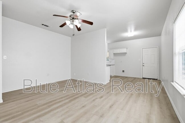 Building Photo - 908 Drexel St