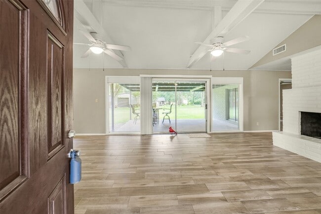 Building Photo - 23807 Red Oak Dr