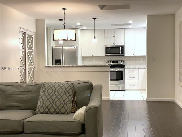 Building Photo - 3 bedroom in Hilton Head Island SC 29926