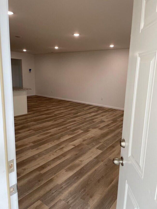 Foto del edificio - Duplexes Now Available!
