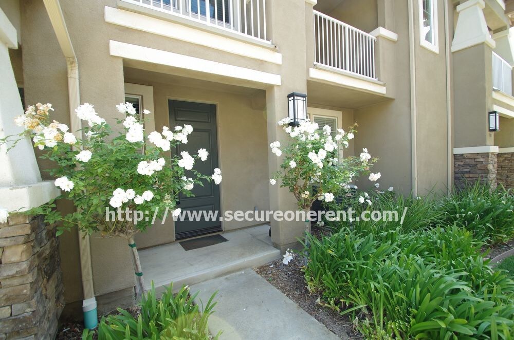 Primary Photo - 4592 Via Presidio Via