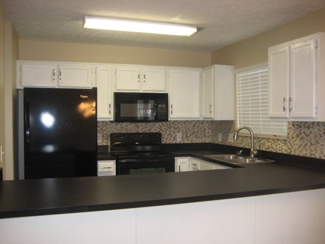 Foto del edificio - 3107 Creekview Ln