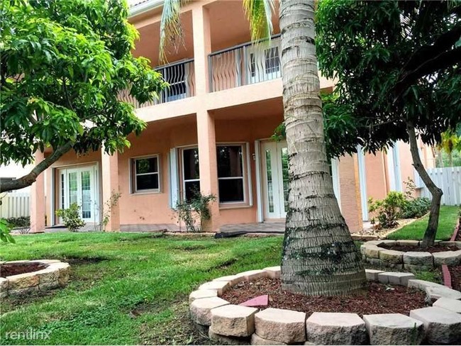 Foto del edificio - 15303 SW 21st St