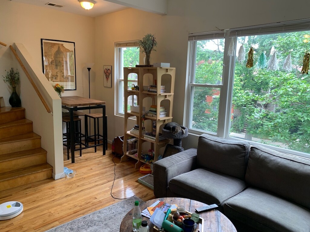Primary Photo - 1429 W Fletcher St