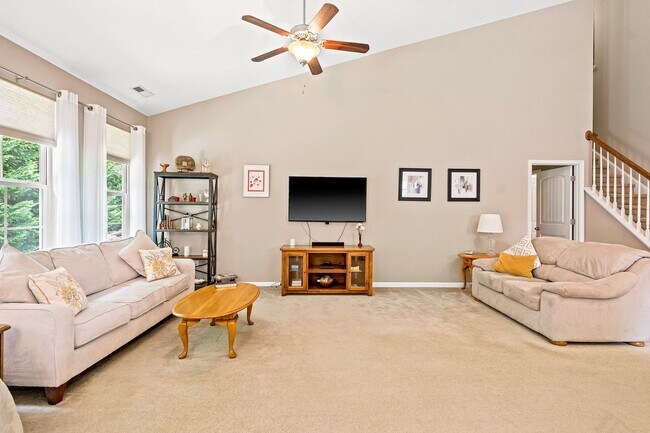 Building Photo - Lovely, spacious ranch in Arrowhead Greens...