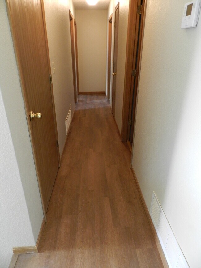 Building Photo - 119 Shara Dr